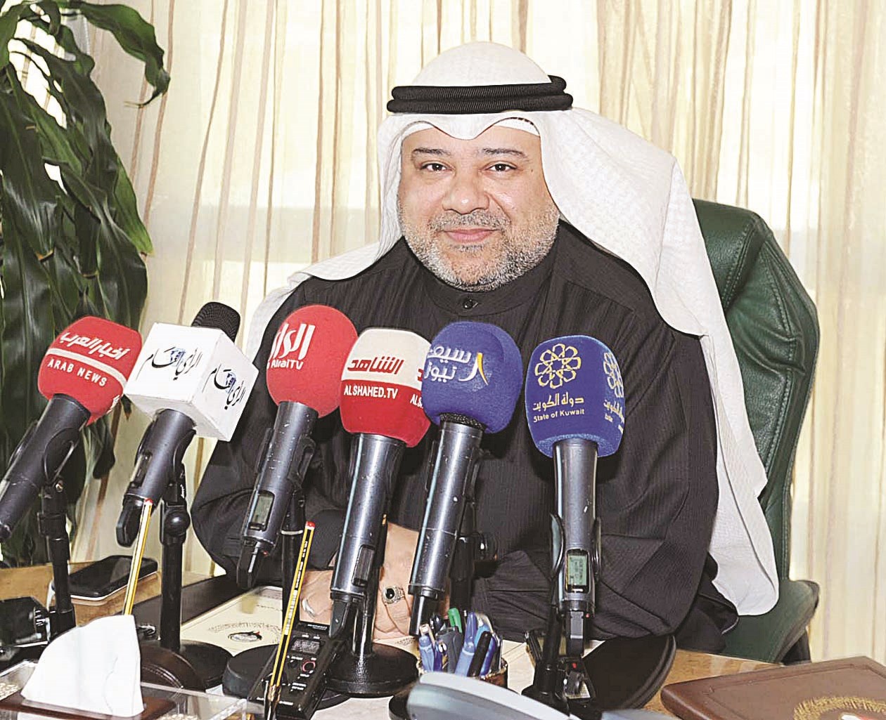 u062eu0627u0644u062f u0645u0647u062fu064a u0645u062au062du062fu062bu0627u064b u0641u064a u0627u0644u0645u0624u062au0645u0631 u0627u0644u0635u062du0627u0641u064a (u062au0635u0648u064au0631 u0637u0627u0631u0642 u0639u0632u0627u0644u062fu064au0646)