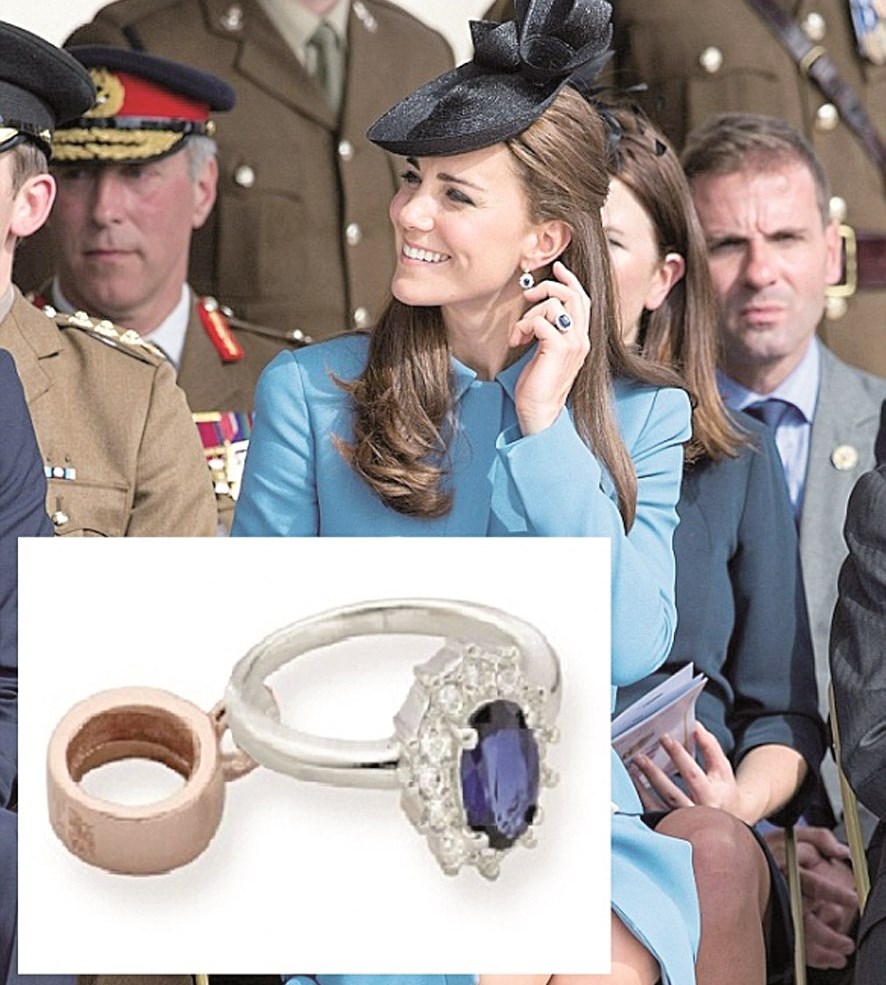 u0643u064au062a u0645u064au062fu0644u062au0648u0646 u0648u064au0628u062fu0648 u062eu0627u062au0645 u0627u0644u062eu0637u0648u0628u0629 u0641u064a u0625u0635u0628u0639u0647u0627 (u0648u0641u064a u0627u0644u0625u0637u0627u0631 u0635u0648u0631u0629 u0644u0646u0633u062eu0629 u0645u0642u0644u0651u062fu0629 u0639u0646u0647)