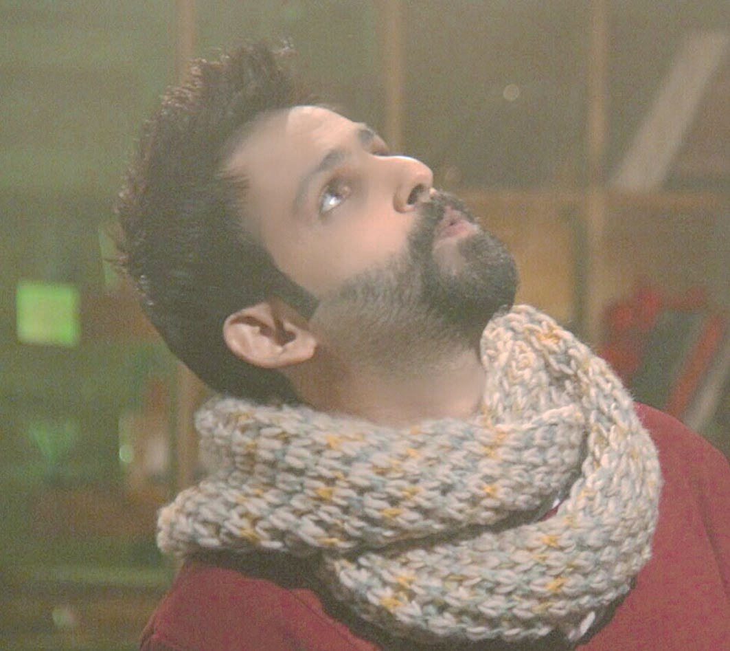 u062du0645u062f u0627u0644u0642u0637u0627u0646 u0641u064a u0645u0634u0647u062f u0645u0646 u00abu0627u0644u0643u0644u064au0628u00bb