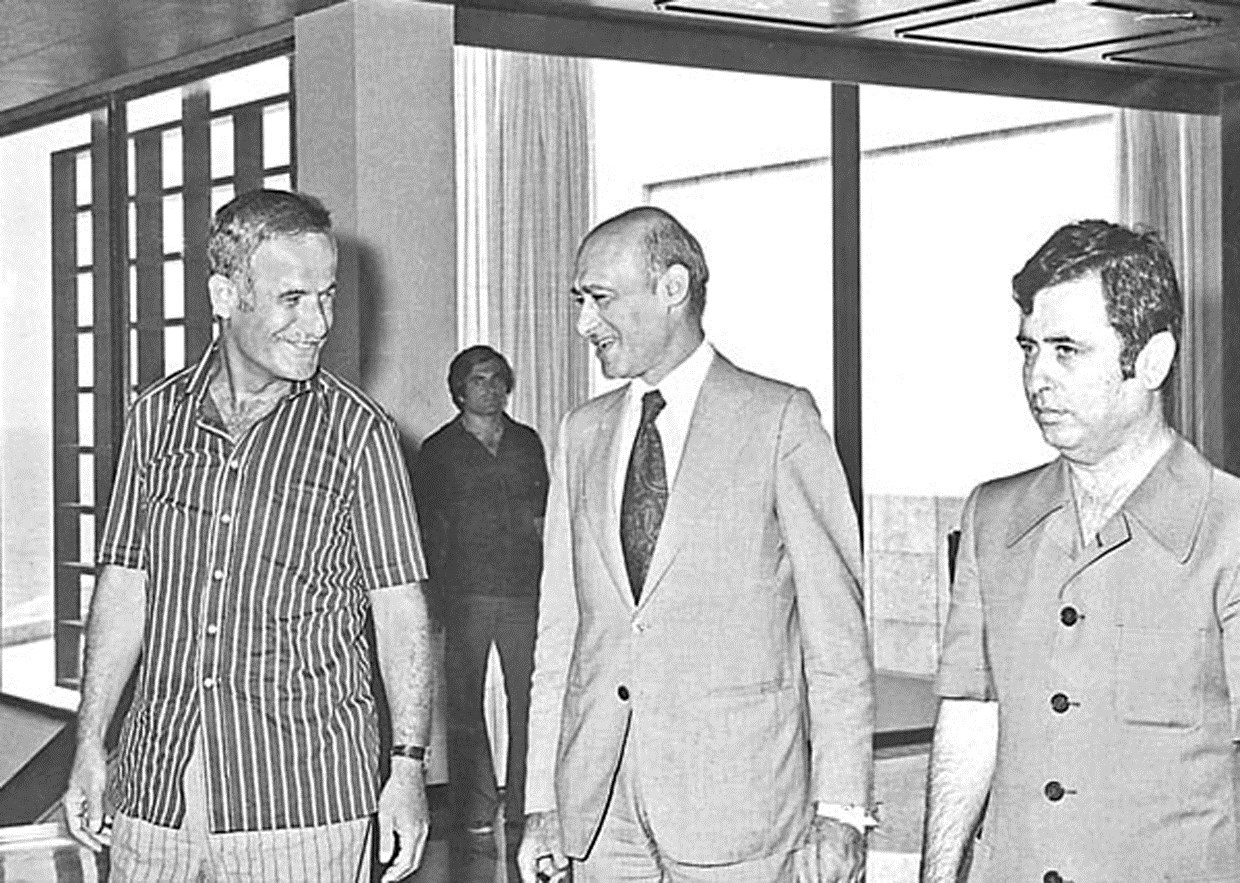 ... ومع حافظ الأسد وعبدالحليم خدام