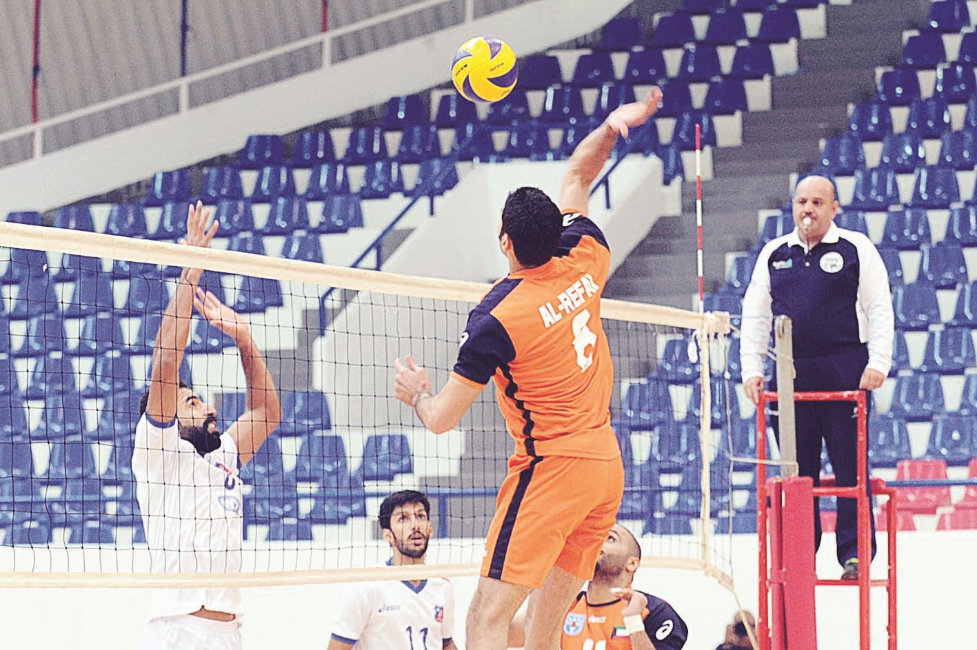 u0646u0627u0635u0631 u0627u0644u0631u0641u0627u0639u064a u0644u0627u0639u0628 u0643u0627u0638u0645u0629 u064au0631u062au0642u064a u0644u064au0648u062cu0651u0647 u0636u0631u0628u0629 u0633u0627u062du0642u0629 u0623u0645u0627u0645 u00abu0627u0644u0643u0648u064au062au00bb (u062au0635u0648u064au0631 u0632u0643u0631u064au0627 u0639u0637u064au0629)