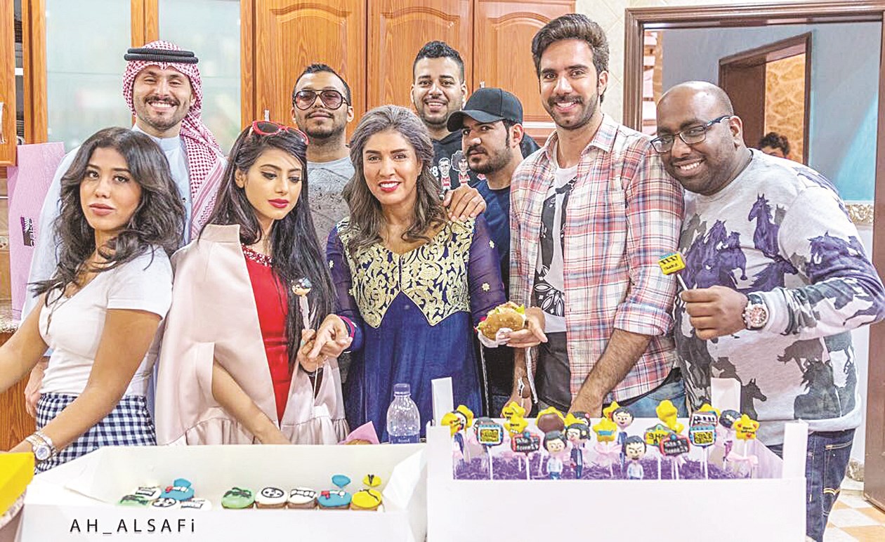 خليل مع أبطال «بين الجناين»