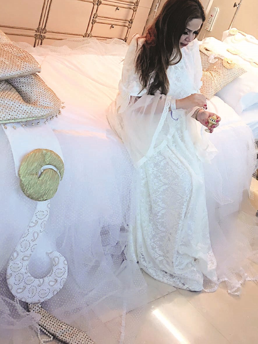 u0641u0627u0637u0645u0629 u0627u0644u0639u0628u062fu0627u0644u0644u0647... u0648u0637u0642u0648u0633 u0627u0644u0641u0631u062du0629