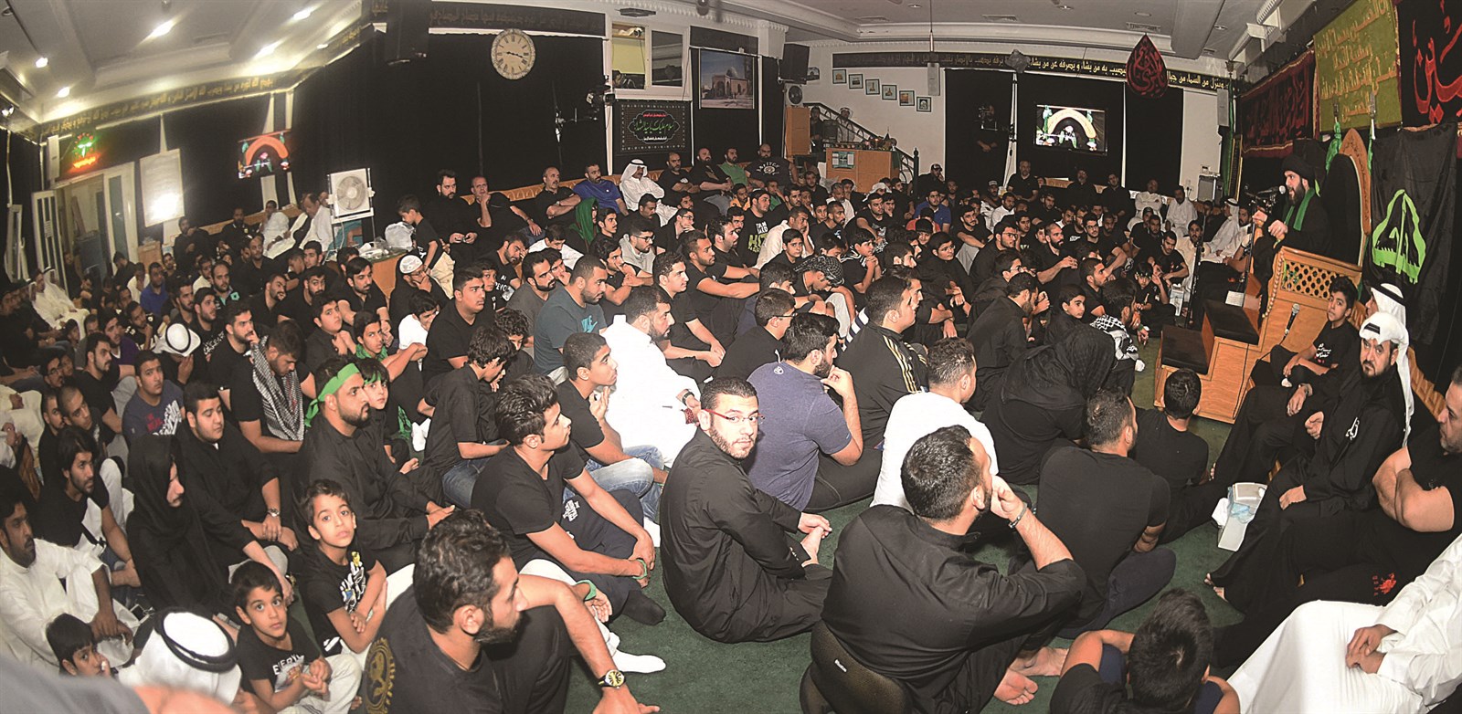 الشيخ الشوكي يتحدث في حسينية الأوحد في الرميثية                 (تصوير طارق عزالدين)