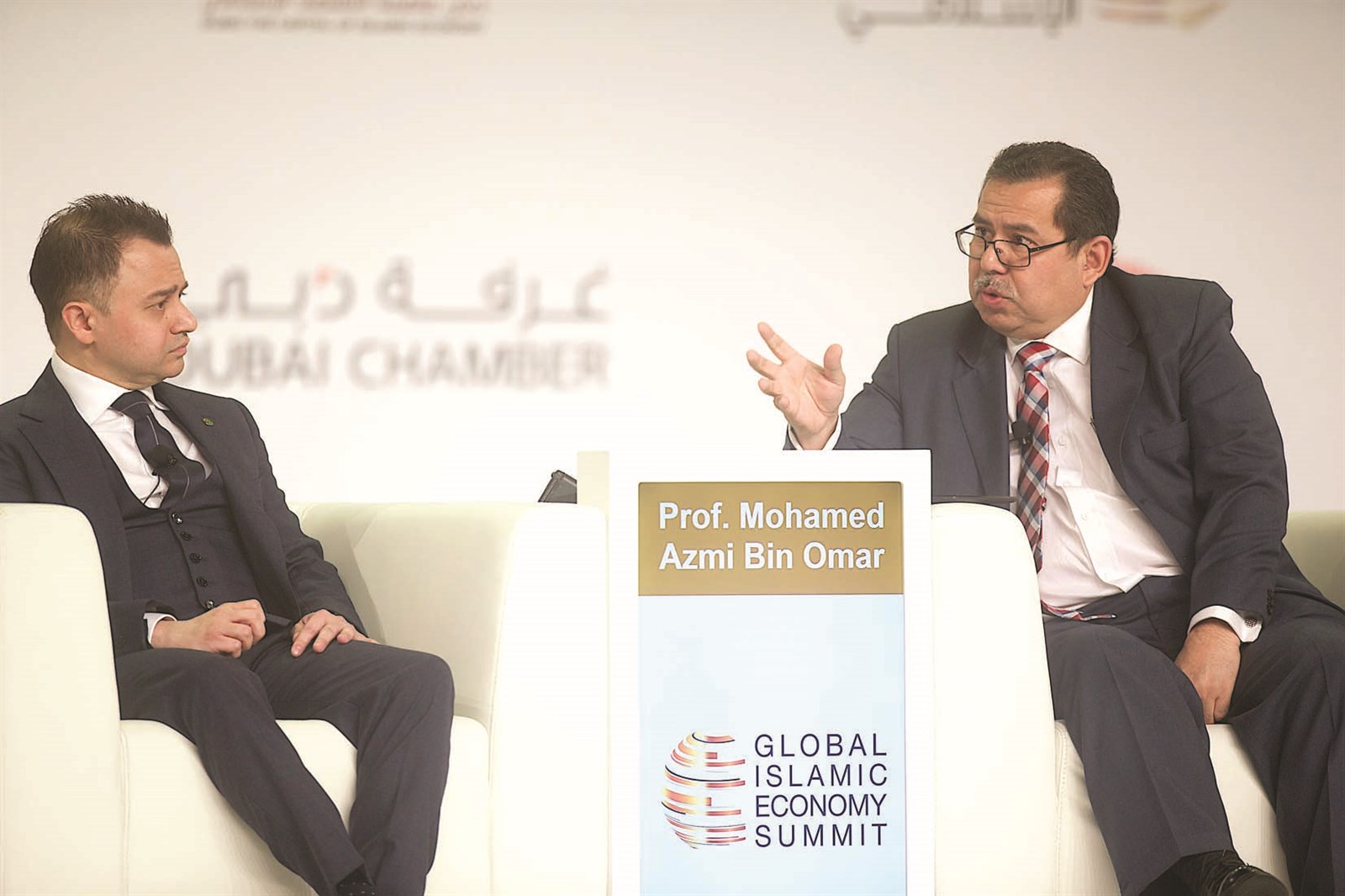 مشاركان في القمة