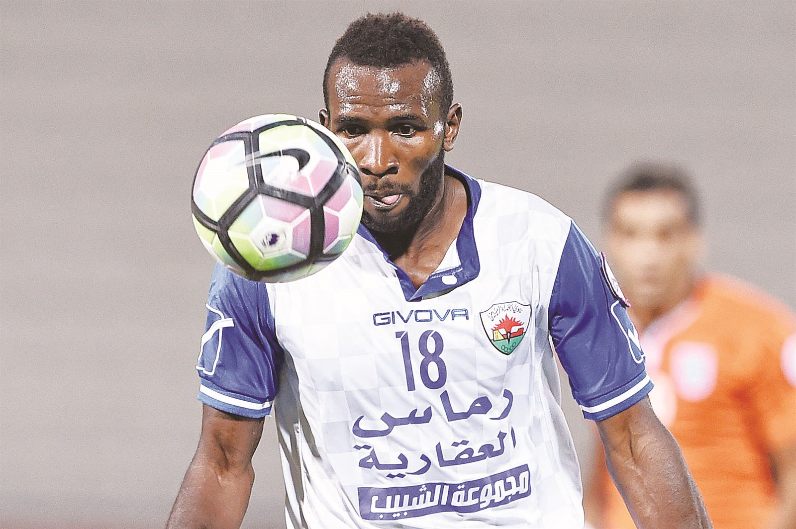 u0627u0644u0643u0627u0645u064au0631u0648u0646u064a u0631u0648u062cu064a u062au0648u0646u062fu0648u0628u0627... u0648u0631u0642u0629 u0631u0627u0628u062du0629 u0641u064a u0635u0641u0648u0641 u0627u0644u062cu0647u0631u0627u0621  (u062au0635u0648u064au0631 u062cu0627u0633u0645 u0628u0627u0631u0648u0646)