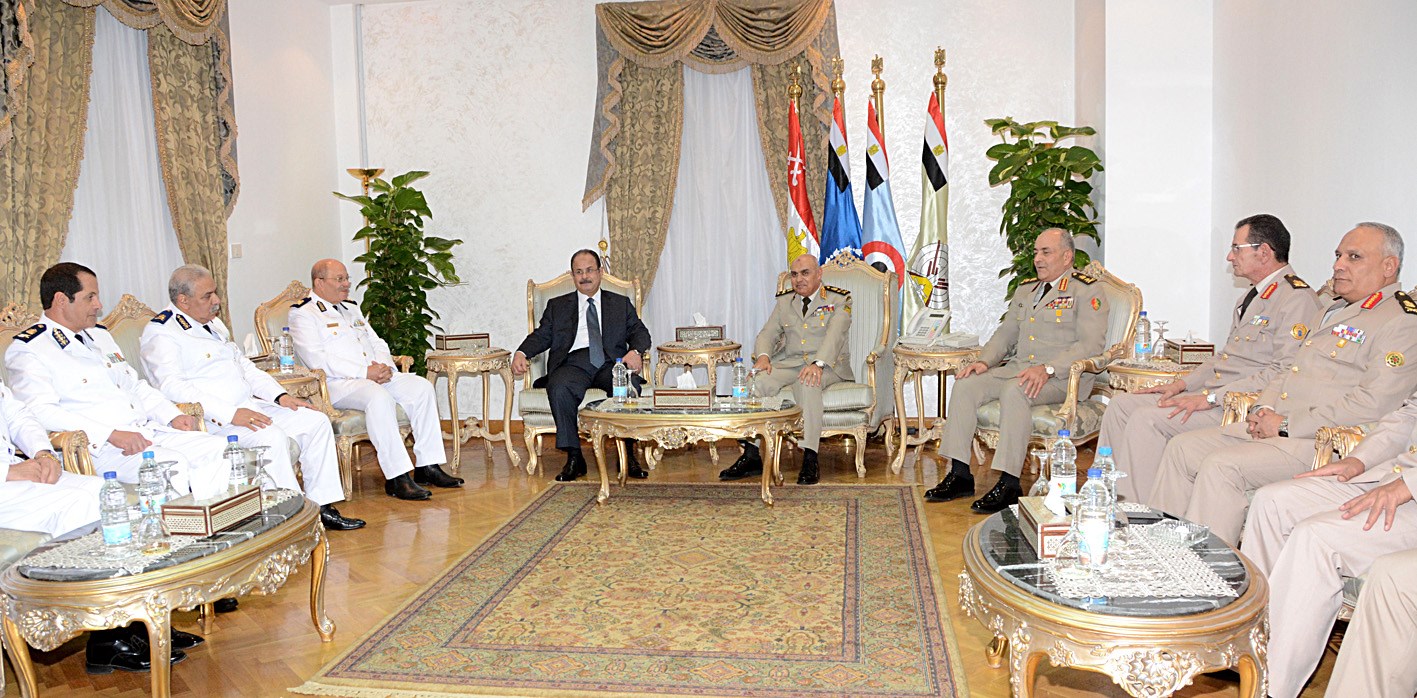 u0635u0628u062du064a u0645u062cu062au0645u0639u0627u064b u0645u0639 u0639u0628u062fu0627u0644u063au0641u0627u0631 u0628u062du0636u0648u0631 u0642u064au0627u062fu0627u062a u0639u0633u0643u0631u064au0629 u0641u064a u0648u0632u0627u0631u0629 u0627u0644u062fu0641u0627u0639