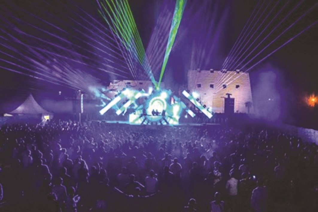 u062cu0627u0646u0628 u0645u0646 u0627u0644u062du0641u0644