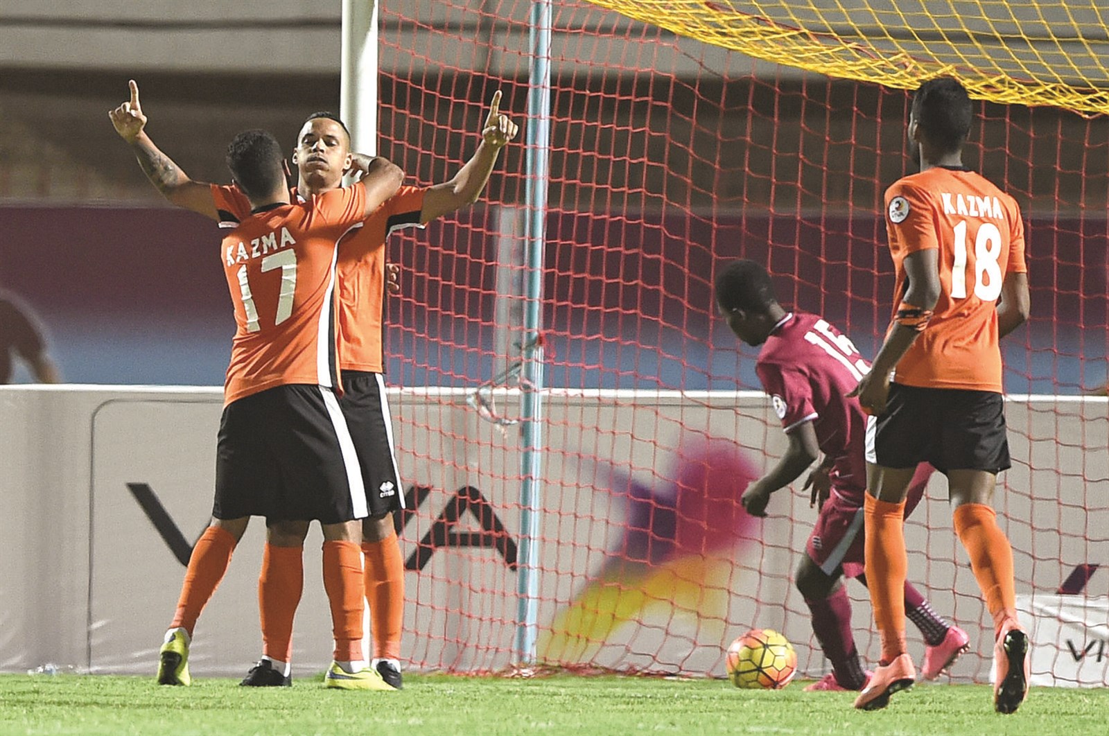 u0628u0627u062au0631u064au0643 u0641u0627u0628u064au0627u0646u0648 u0645u062du062au0641u0644u0627u064b u0628u0647u062fu0641u0647    (u062au0635u0648u064au0631 u062cu0627u0633u0645 u0628u0627u0631u0648u0646)