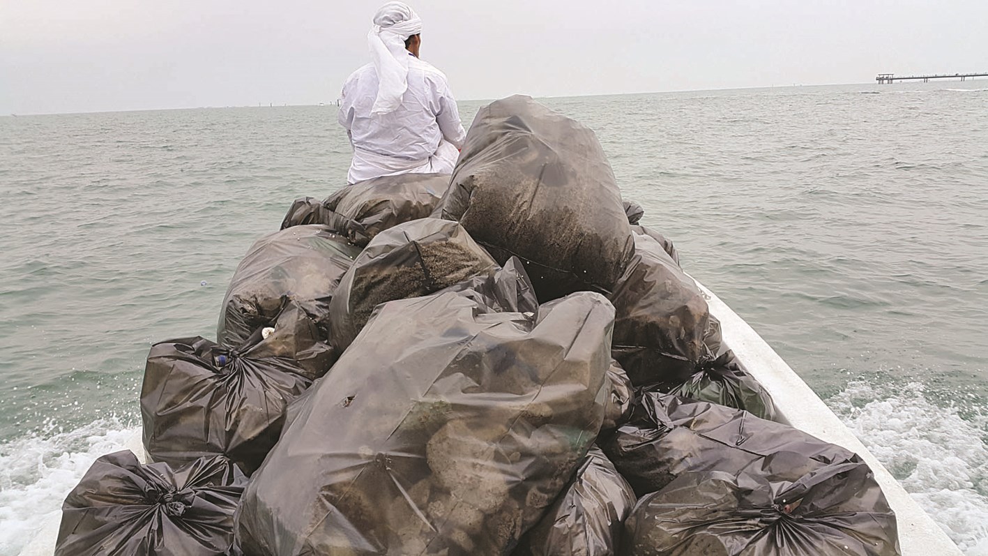 نفايات تم رفعها من نقعة الشملان