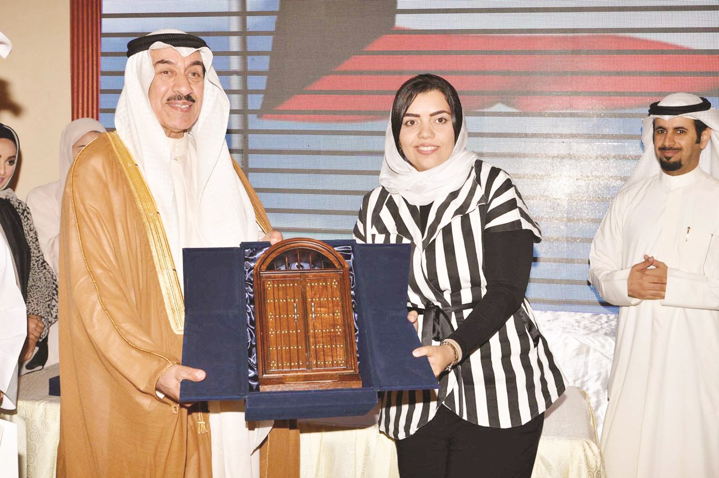 u0627u0644u0645u062du0627u0641u0638 u0641u0647u062f u0627u0644u0623u0645u064au0631 u0645u0643u0631u0645u0627u064b u0623u0645u064au0631u0629 u0639u0632u0627u0645