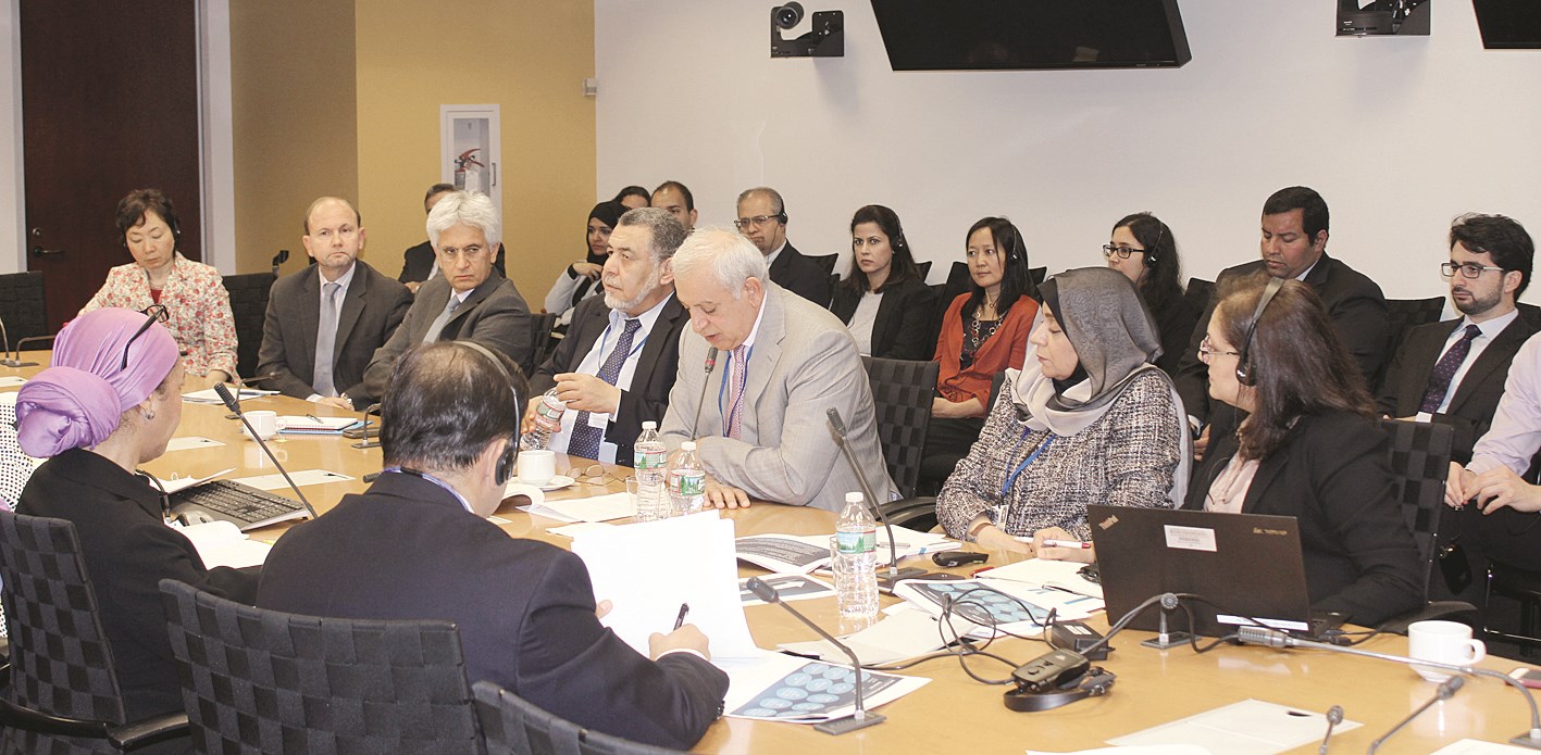 u0627u0644u0639u064au0633u0649 u062eu0644u0627u0644 u0627u062cu062au0645u0627u0639u0647 u0645u0639 u0645u0633u0624u0648u0644u064a u0627u0644u0628u0646u0643 u0627u0644u062fu0648u0644u064a