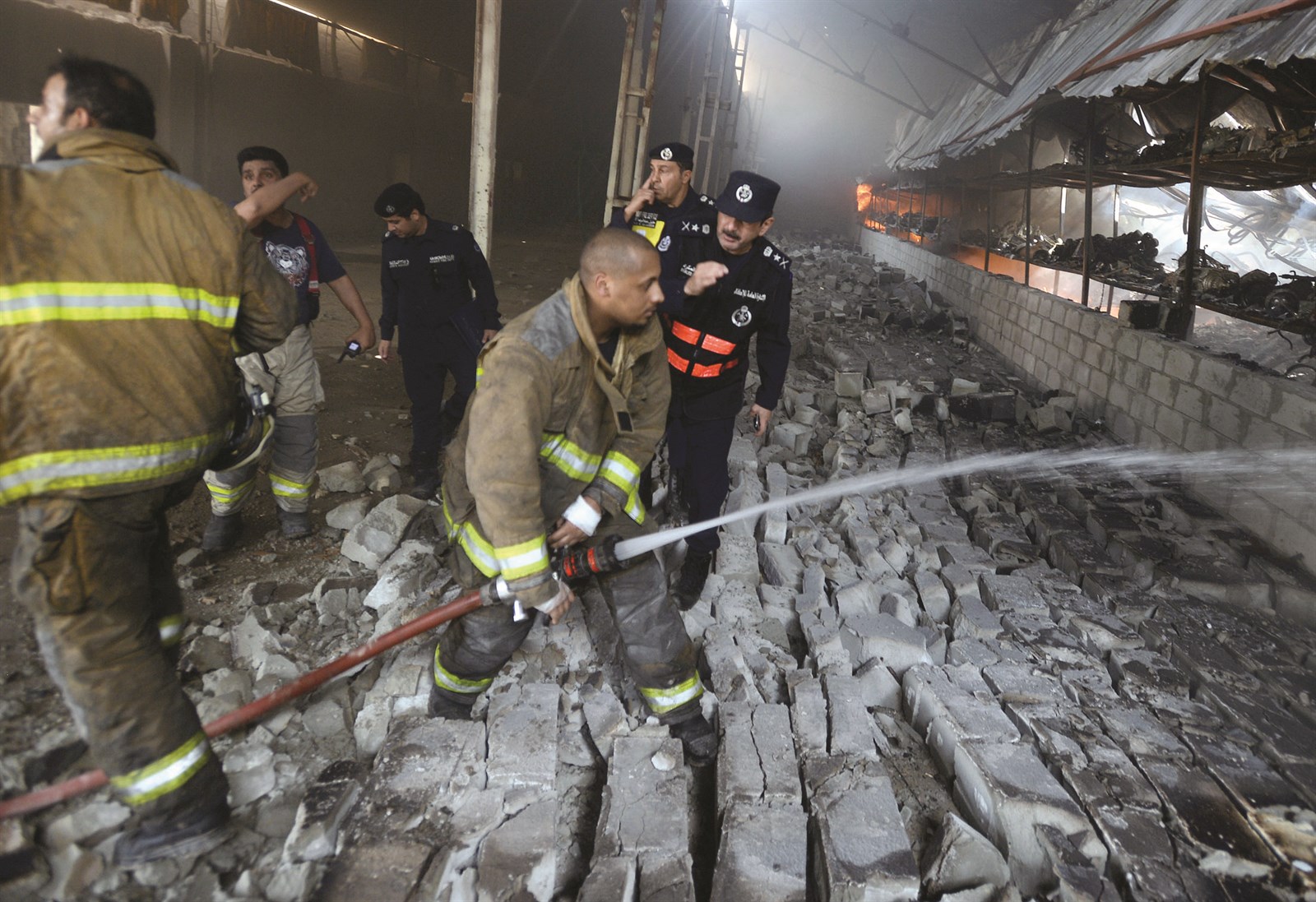 u0631u062cu0627u0644 u0625u0637u0641u0627u0621 u064au0643u0627u0641u062du0648u0646 u0627u0644u062du0631u064au0642