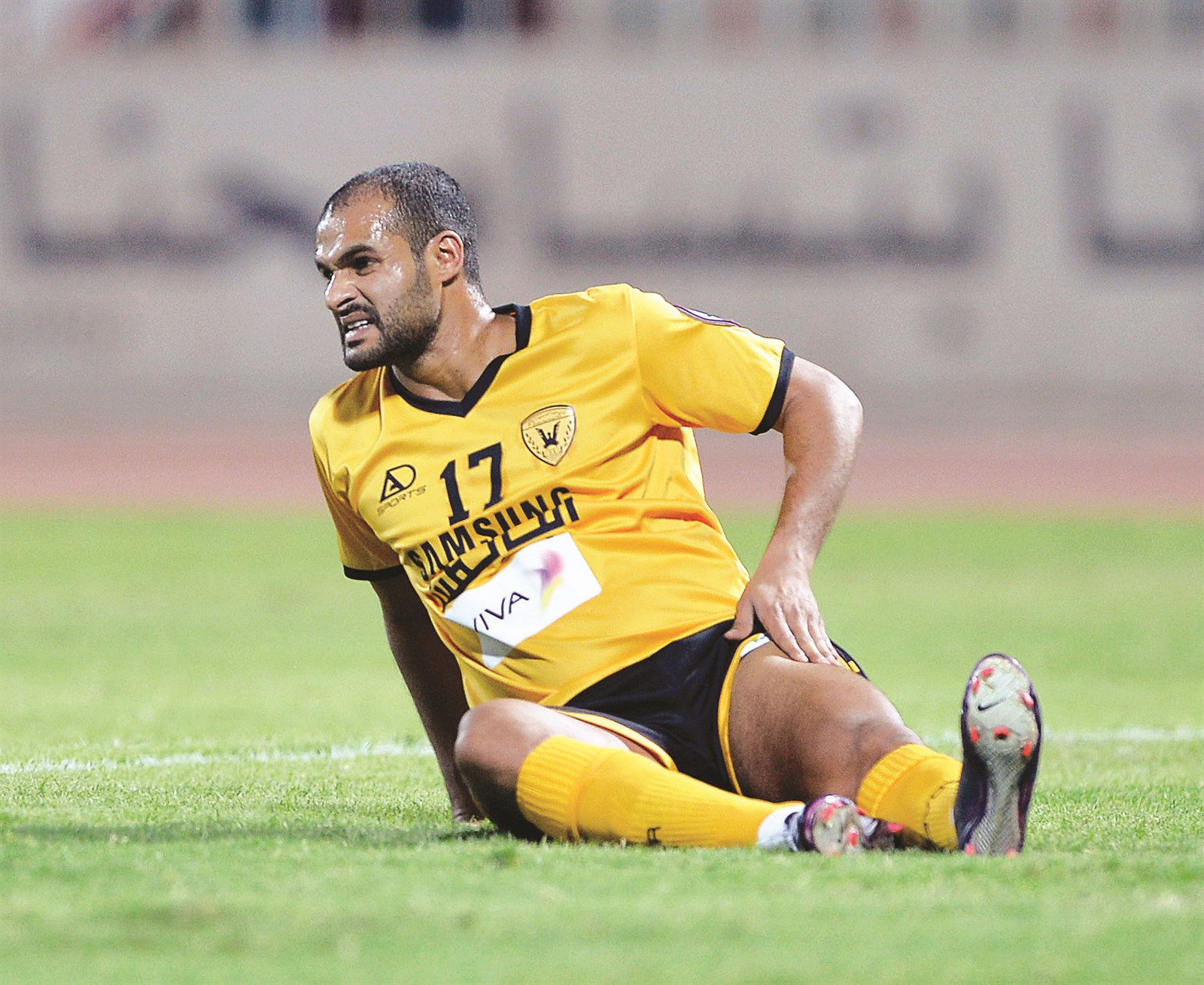 u0628u062fu0631 u0627u0644u0645u0637u0648u0639 u064au0634u0643u0648 u0645u0646 u0627u0644u0627u0635u0627u0628u0629 u0628u0639u062f u062au0633u062cu064au0644u0647 u0647u062fu0641u0627u064b u0641u064a u0645u0631u0645u0649 u0627u0644u062au0636u0627u0645u0646      (u0627u0644u0623u0632u0631u0642 u062fu0648u062a u0643u0648u0645)