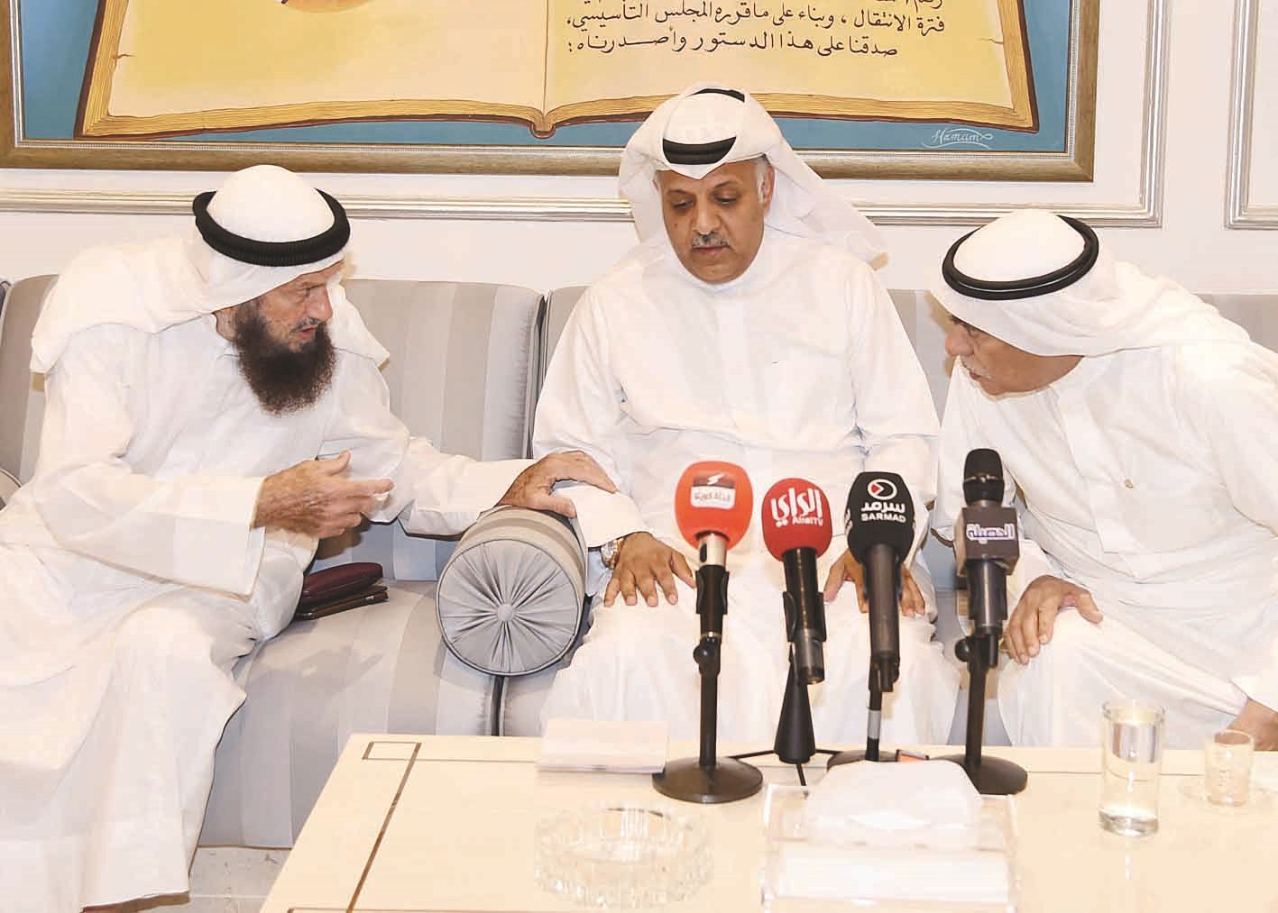 u062du062fu064au062b u0628u064au0646 u0627u0644u0633u0639u062fu0648u0646 u0648u062eu0627u0644u062f u0627u0644u0633u0644u0637u0627u0646 u0648u0628u064au0646u0647u0645u0627 u0645u062du0645u062f u0627u0644u0647u064au0641u064a     (u062au0635u0648u064au0631 u0633u0639u062f u0647u0646u062fu0627u0648u064a)