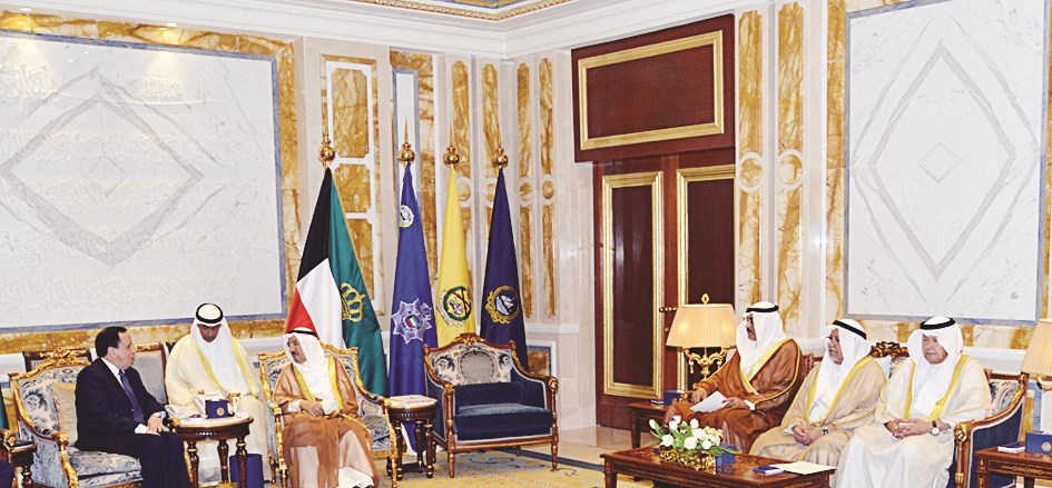 سموه مستقبلاً بحضور صباح الخالد والجراح وزير الخارجية التونسي