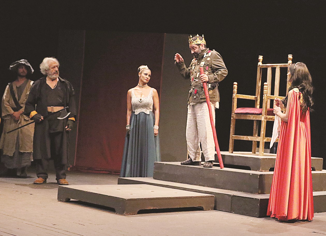 u062cu0648u0631u062c u062eu0628u0627u0632 u064au0646u063au0645u0633 u0641u064a u062fu0648u0631 u00abu0627u0644u0645u0644u0643u00bb