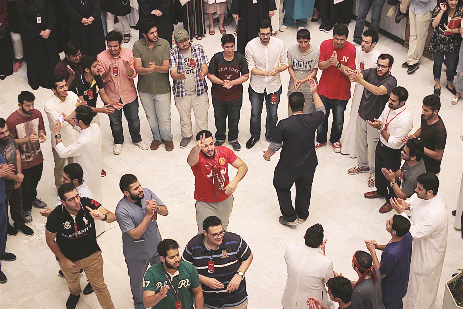 ... وشيلة طلابية لأنصار «الطبية»