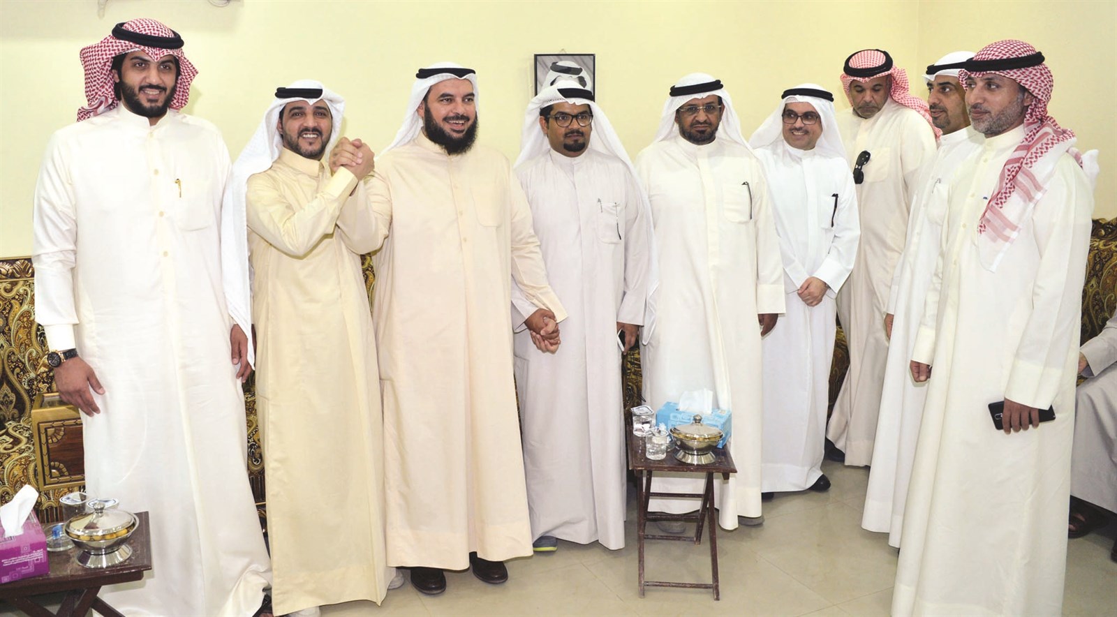 u0634u0628u0627u0628 u00abu0637u0627u0644u0628u064au0646u0643u0645u00bb u0641u064a u0644u0642u0637u0629 u062au0630u0643u0627u0631u064au0629 u0645u0639 u0627u0644u062du0631u0628u0634 (u062au0635u0648u064au0631 u0646u0627u064au0641 u0627u0644u0639u0642u0644u0629)