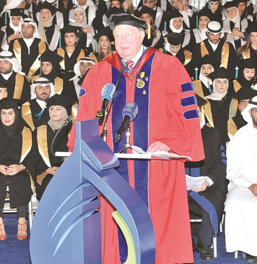 دونالد بيتس متحدثاً