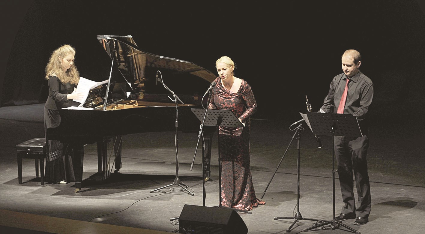 u0627u0644u062bu0644u0627u062bu064a u0627u0644u062au0634u064au0643u064a u0623u0645u062au0639 u0627u0644u062du0636u0648u0631 (u062au0635u0648u064au0631 u0637u0627u0631u0642 u0639u0632u0627u0644u062fu064au0646)