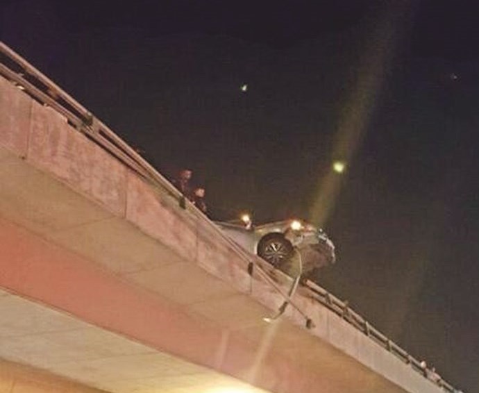 u0627u0644u0633u064au0627u0631u0629 u0639u0627u0644u0642u0629 u0639u0644u0649 u0627u0644u062cu0633u0631