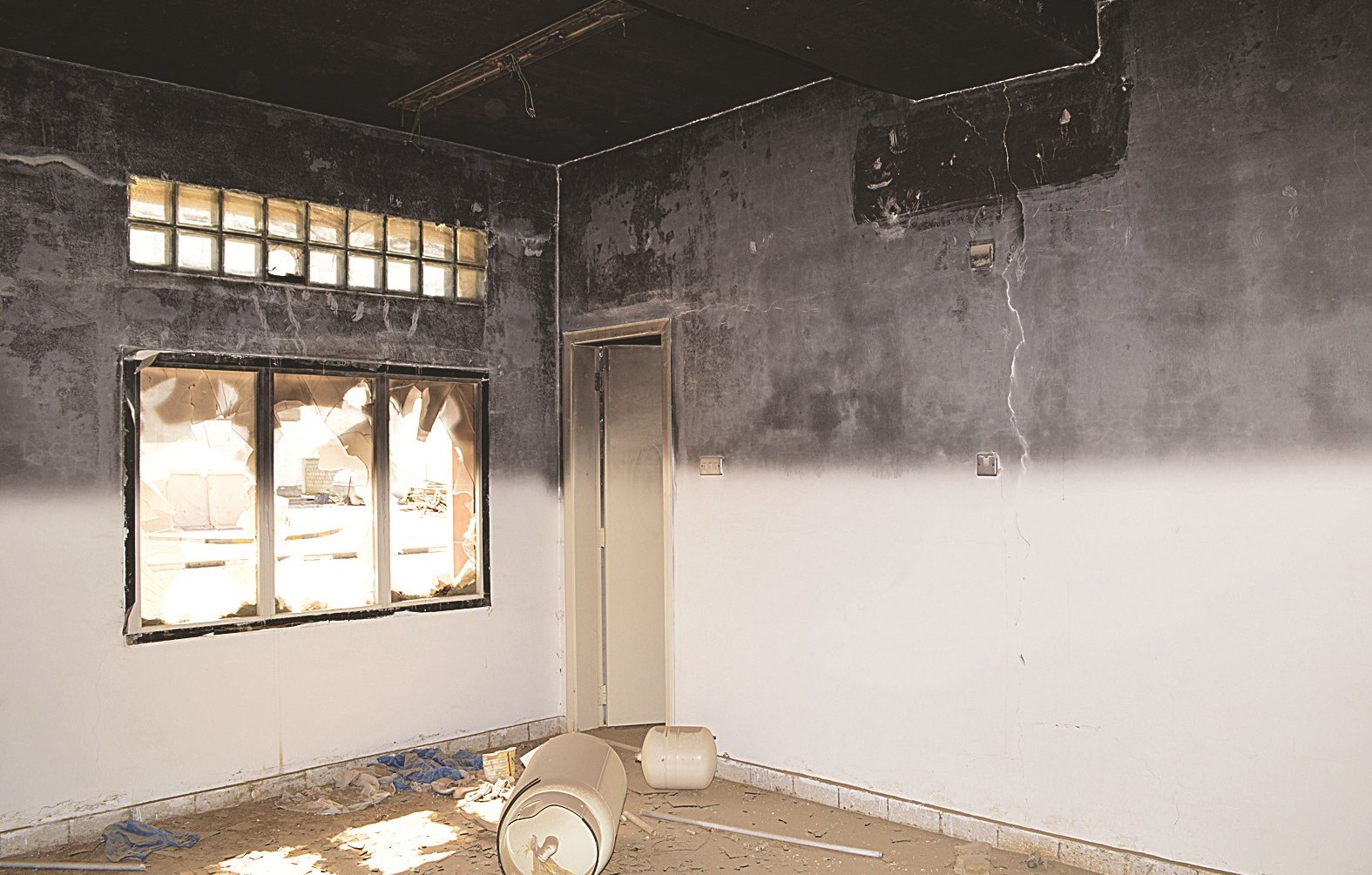 آثار الحريق تحكي واقع المدينة