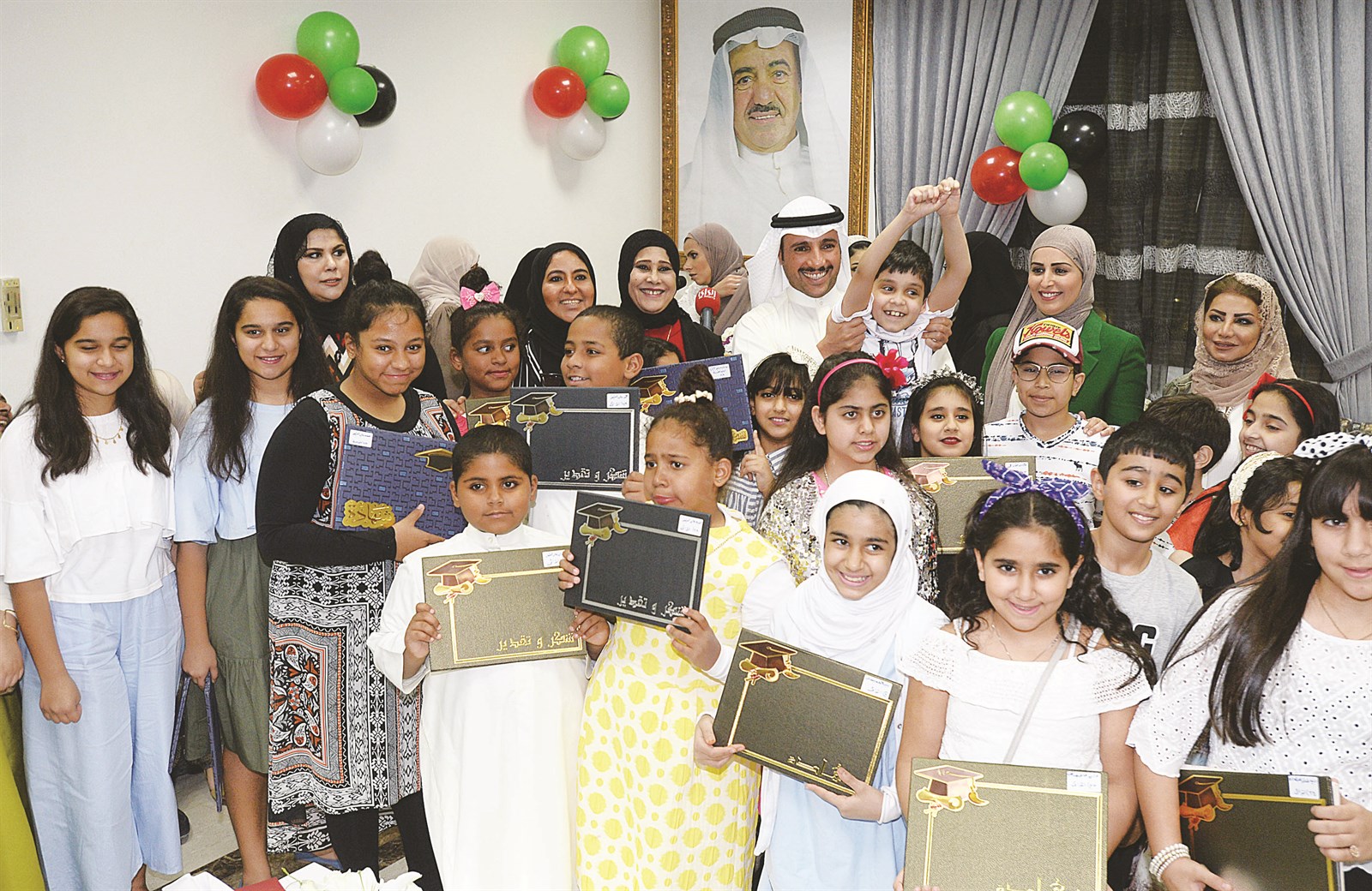 u0627u0644u063au0627u0646u0645 u0648u0633u0637 u0645u062au0641u0648u0642u064a u0627u0644u062fu0627u0626u0631u0629 u0627u0644u062bu0627u0646u064au0629 (u062au0635u0648u064au0631 u0623u0633u0639u062f u0639u0628u062fu0627u0644u0644u0647)