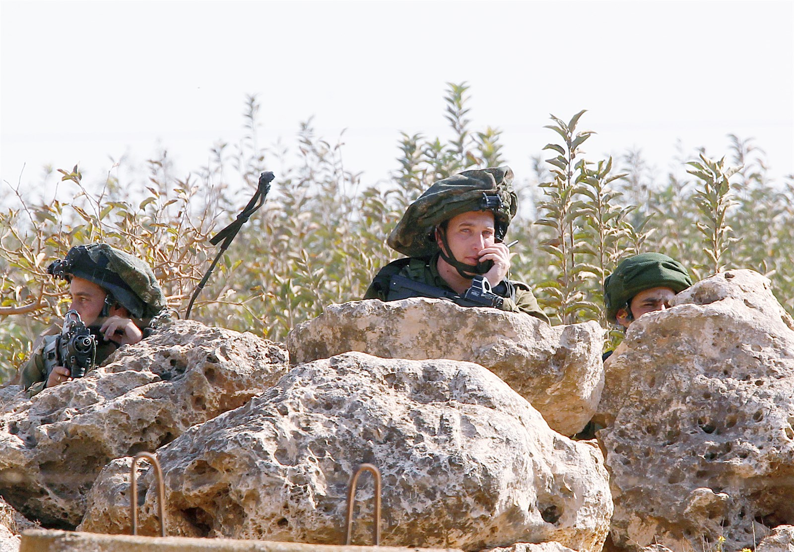 u062cu0646u0648u062f u0625u0633u0631u0627u0626u064au0644u064au0648u0646 u0641u064a u0628u0644u062fu0629 u0627u0644u0645u0637u0644u0629 u0642u0631u0628 u0627u0644u062du062fu0648u062f u0645u0639 u0644u0628u0646u0627u0646 (u0631u0648u064au062au0631u0632)