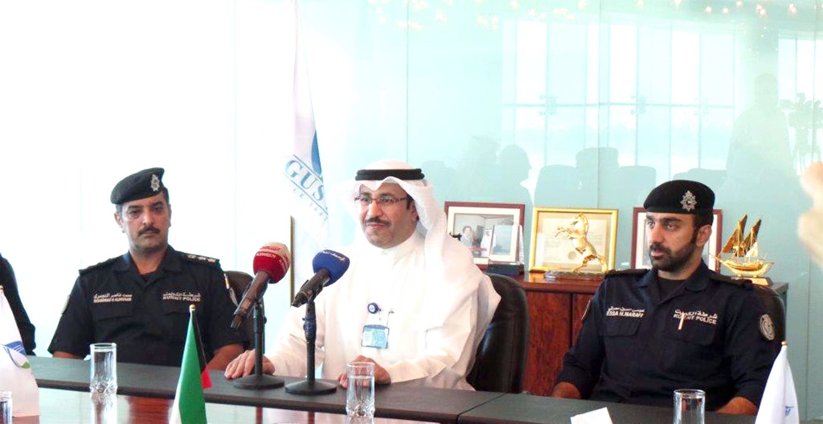 u0627u0644u0634u0631u0647u0627u0646 u0645u062au0648u0633u0637u0627u064b u0645u0639u0631u0641u064a u0648u0627u0644u062fu0648u0633u0631u064a (u062au0635u0648u064au0631 u0643u0631u0645 u0630u064au0627u0628)