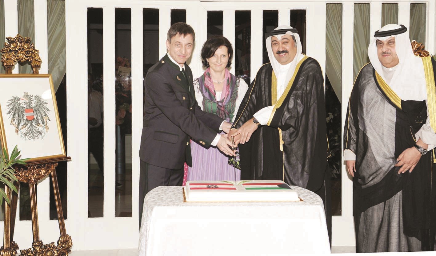 u0627u0644u062eu0628u064au0632u064a u064au0634u0627u0631u0643 u0627u0644u0633u0641u064au0631 u0627u0644u0646u0645u0633u0627u0648u064a u0642u0637u0639 u0642u0627u0644u0628 u0627u0644u062du0644u0648u0649 (u062au0635u0648u064au0631 u0637u0627u0631u0642 u0639u0632u0627u0644u062fu064au0646)