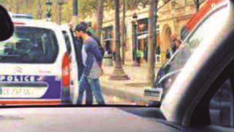 u0633u0639u062f u0644u0645u062cu0631u062f u0623u062bu0646u0627u0621 u0627u0644u0642u0628u0636 u0639u0644u064au0647 u0641u064a u0628u0627u0631u064au0633