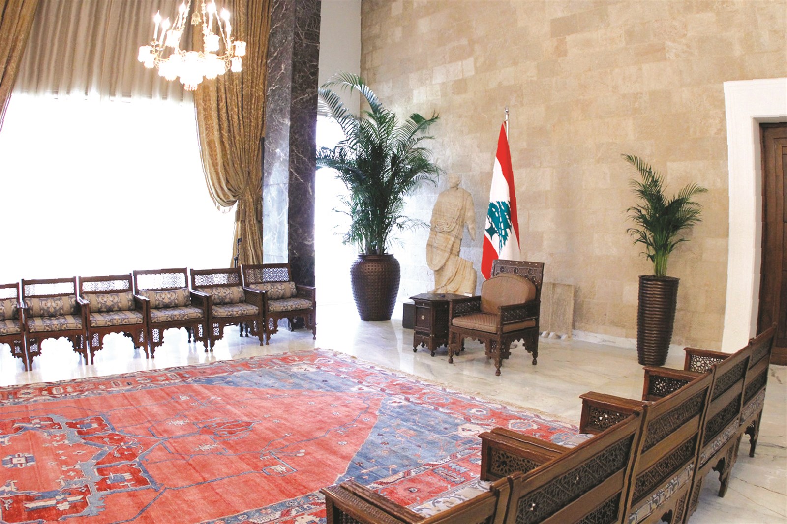 u0635u0648u0631u0629 u0644u0643u0631u0633u064a u0627u0644u0631u0626u0627u0633u0629 u0641u064a u0627u0644u0642u0635u0631 u0627u0644u062cu0645u0647u0648u0631u064a u0641u064a u0628u0639u0628u062fu0627 u0639u0634u064au0629 u0627u0646u062au062eu0627u0628 u0627u0644u0628u0631u0644u0645u0627u0646 u0631u0626u064au0633u0627u064b u062cu062fu064au062fu0627u064b u0644u0644u0628u0646u0627u0646 (u0627 u0641 u0628)