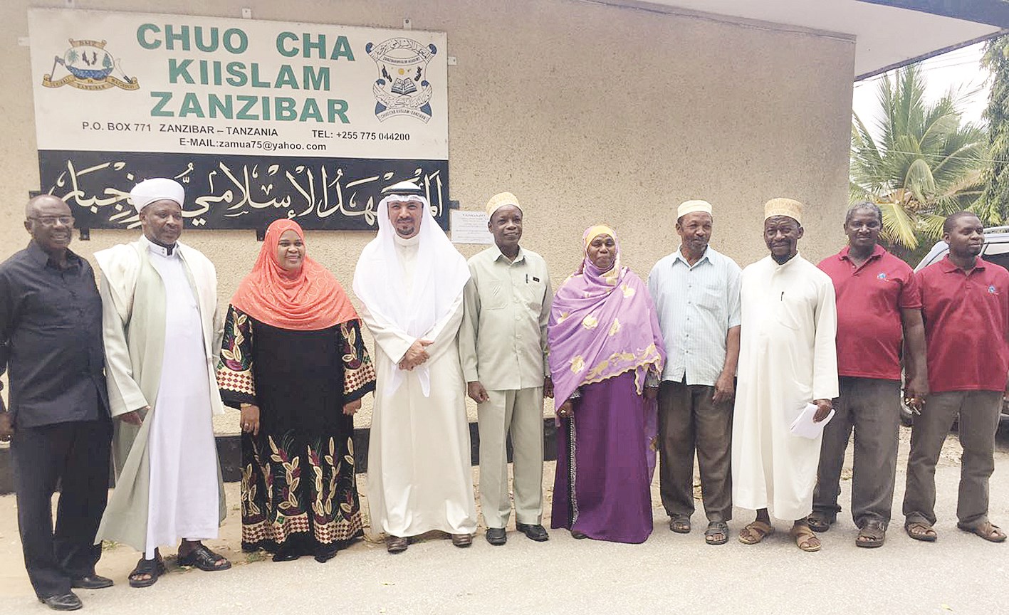 u0627u0644u0646u0627u062cu0645 u0645u0639 u0627u0644u0648u0632u064au0631u0629 u0631u0632u064au0642u064a u062cu0645u0639u0629