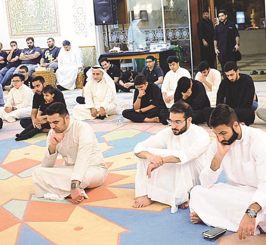 داخل إحدى الحسينيات