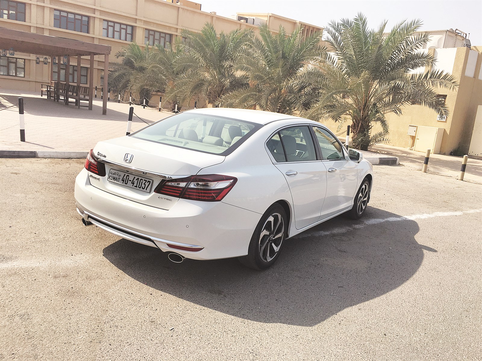 التصميم الخلفي جاء متناسقاً مع روحية المقدمة