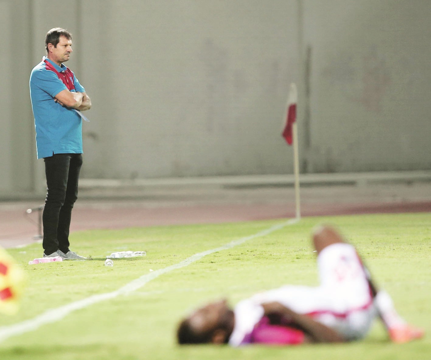 u00abu0627u0644u0643u0648u064au062au00bb u064au0639u0627u0646u064a u0645u0646 u0633u0644u0633u0644u0629 u0625u0635u0627u0628u0627u062a u0641u064a u0627u0644u0641u0631u064au0642    (u0627u0644u0623u0632u0631u0642 u062fu0648u062a u0643u0648u0645)