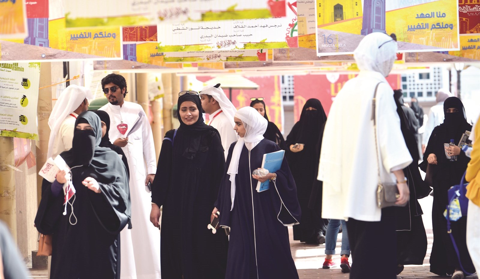 أجواء دراسة اعتيادية لا توحي بيوم انتخابات لولا البوسترات