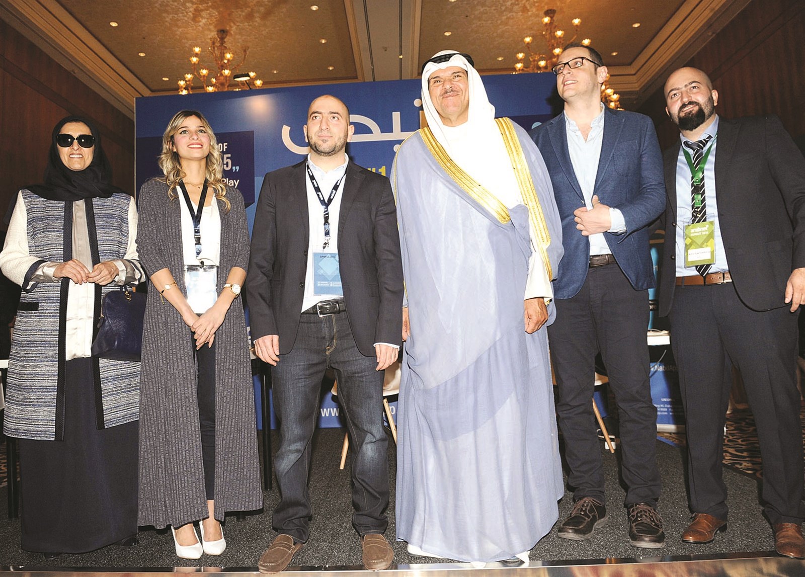 u0627u0644u062du0645u0648u062f u0648u0643u0631u0633u062au064au062fu0633 u0648u0627u0644u0639u0644u064a u0641u064a u062cu0648u0644u0629 u062fu0627u062eu0644 u0627u0644u0645u0639u0631u0636 (u062au0635u0648u064au0631 u0643u0631u0645 u0630u064au0627u0628)