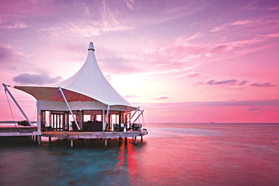 يمضي الليل وينعس الوقت ويتقدم لكن النوم يجافي الأعين في نياما