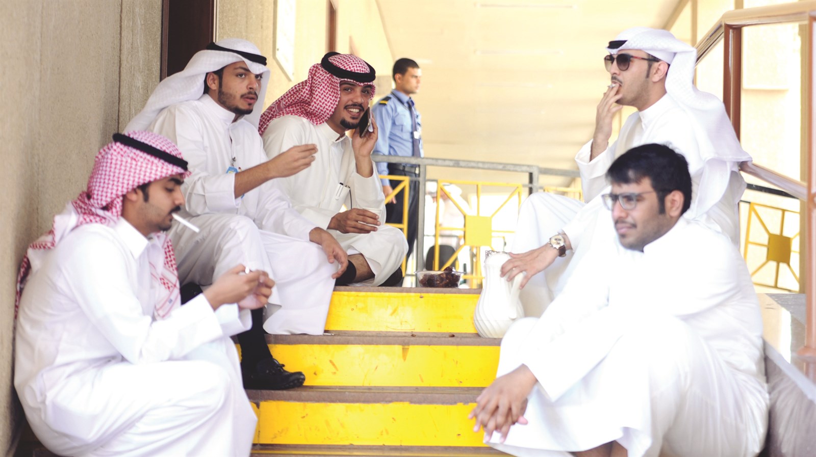 u0642u0647u0648u0629 u0648u0633u062cu0627u0626u0631... u0641u064a u0627u0646u062au0638u0627u0631 u0627u0644u0645u0642u062au0631u0639u064au0646 u0641u064a u0627u0644u0639u0644u0648u0645 u0627u0644u0627u062cu062au0645u0627u0639u064au0629 (u062au0635u0648u064au0631 u0633u0639u0648u062f u0633u0627u0644u0645)