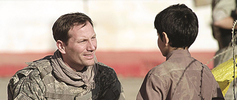 u0645u0634u0647u062f u064au062cu0645u0639 u0633u0627u0645u064a u0645u0639 u0627u0644u062cu0646u062fu064a u0627u0644u0623u0645u064au0631u0643u064a