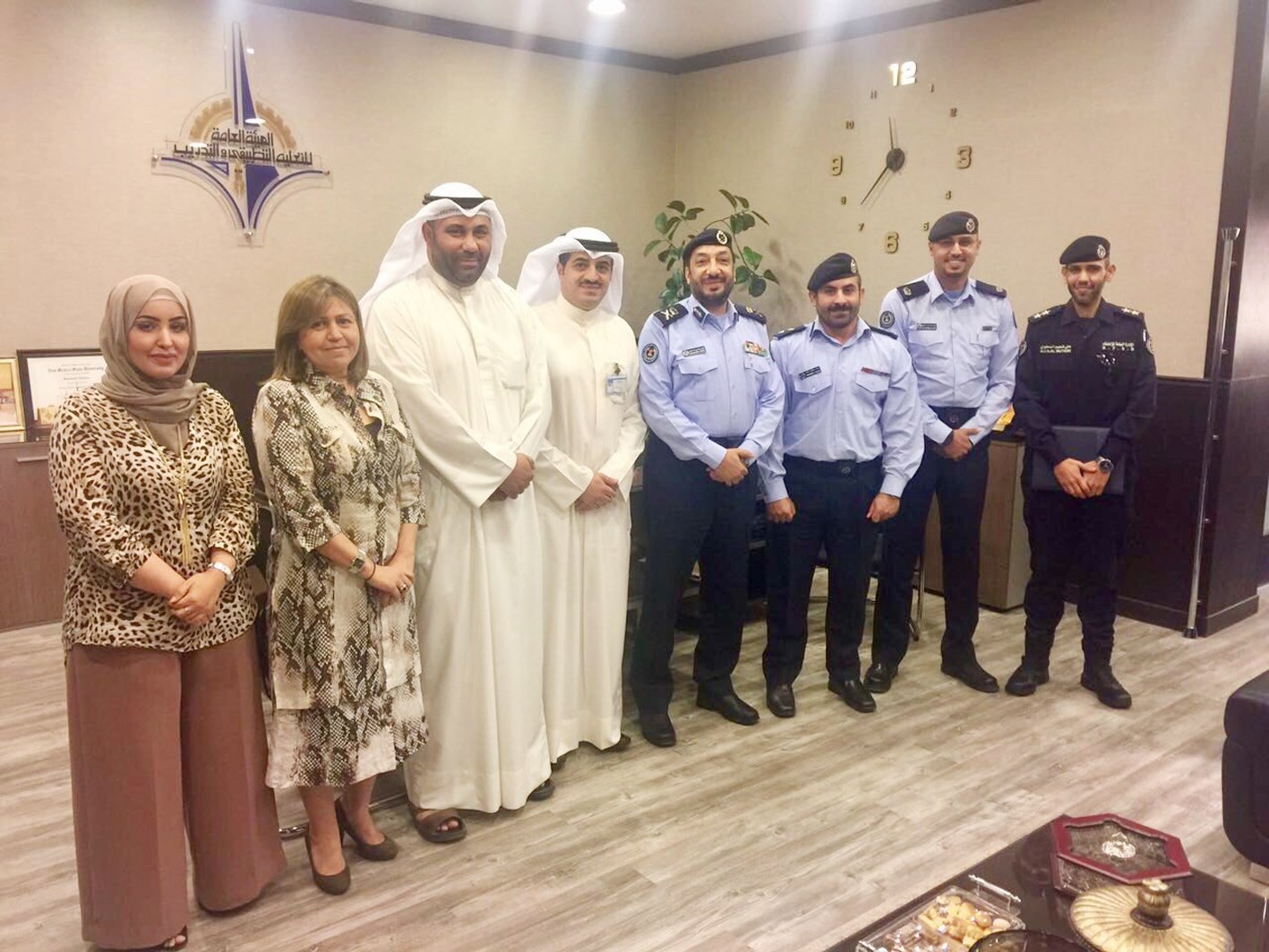 u0648u0641u062f u0625u062fu0627u0631u0629 u0627u0644u0625u0637u0641u0627u0621 u0645u0639 u0639u062fu062f u0645u0646 u0642u064au0627u062fu0627u062a u00abu0627u0644u062au0637u0628u064au0642u064au00bb