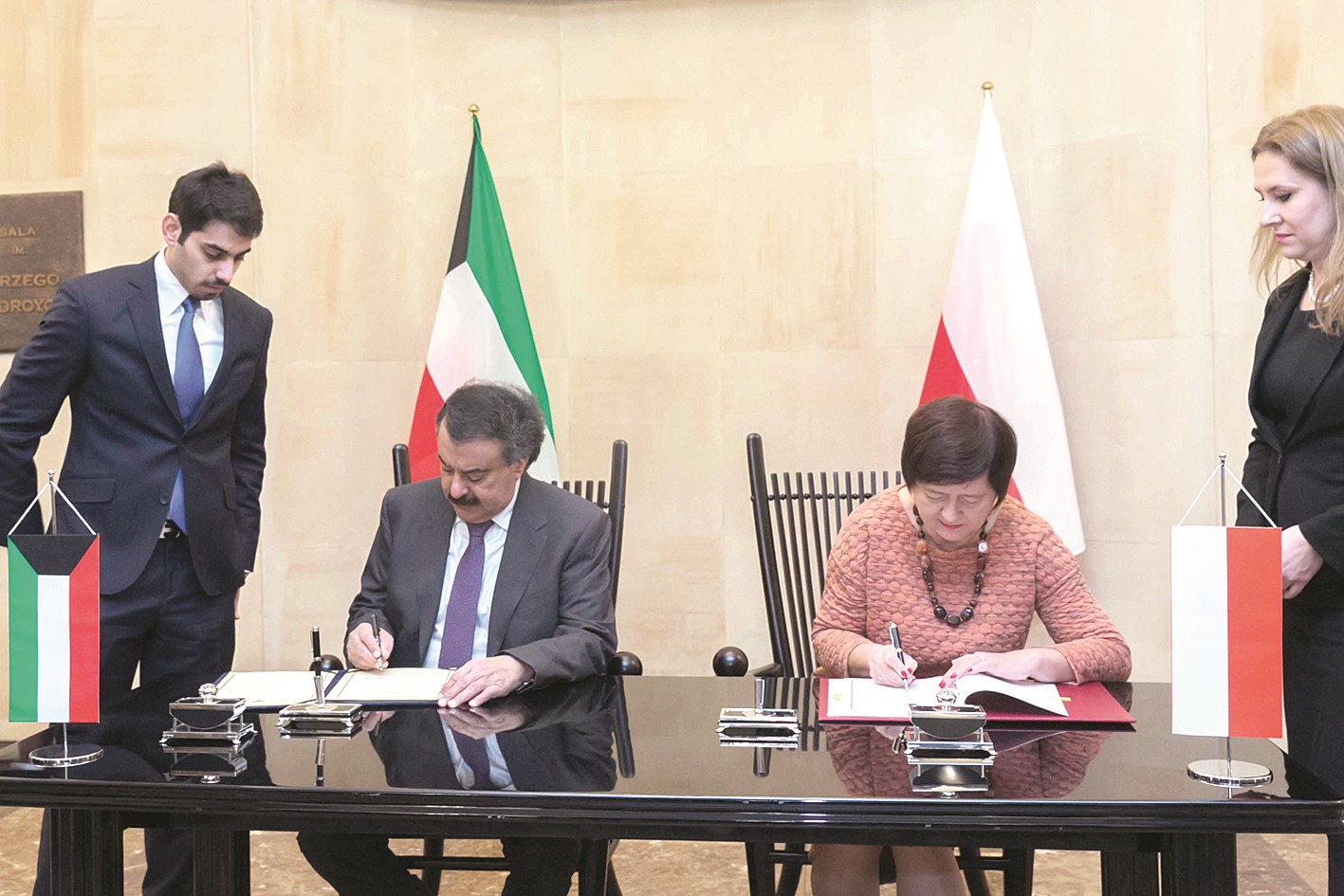 u0627u0644u062cu0627u0631u0627u0644u0644u0647 u0648u0648u0643u064au0644u0629 u00abu0627u0644u062eu0627u0631u062cu064au0629u00bb u0627u0644u0628u0648u0644u0646u062fu064au0629 u0623u062bu0646u0627u0621 u062au0648u0642u064au0639 u0627u0644u0627u062au0641u0627u0642u064au0629