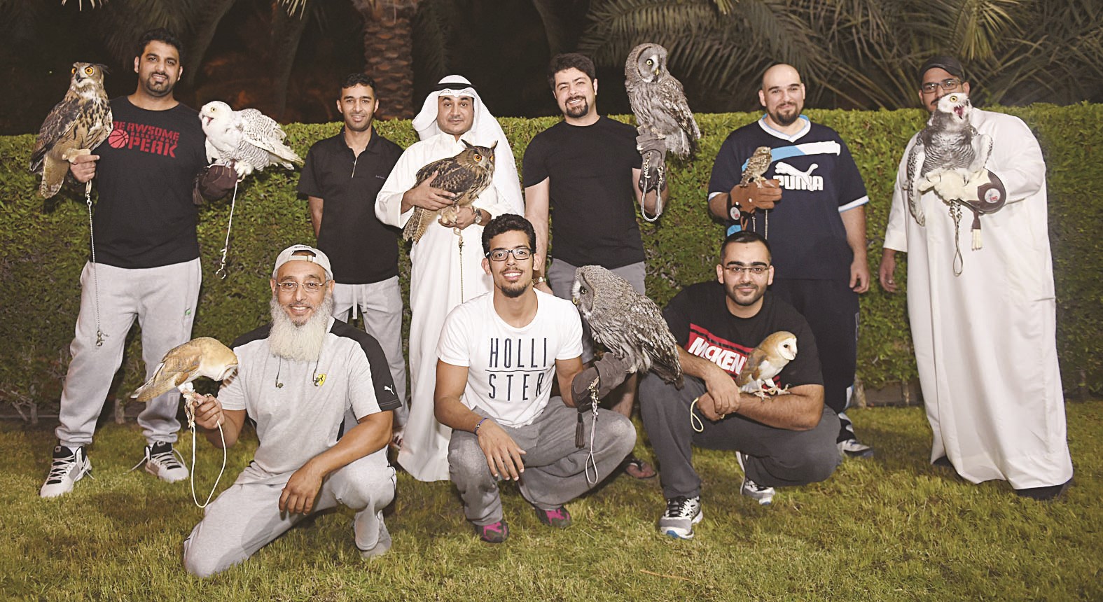 مجموعة من هواة تربية البوم