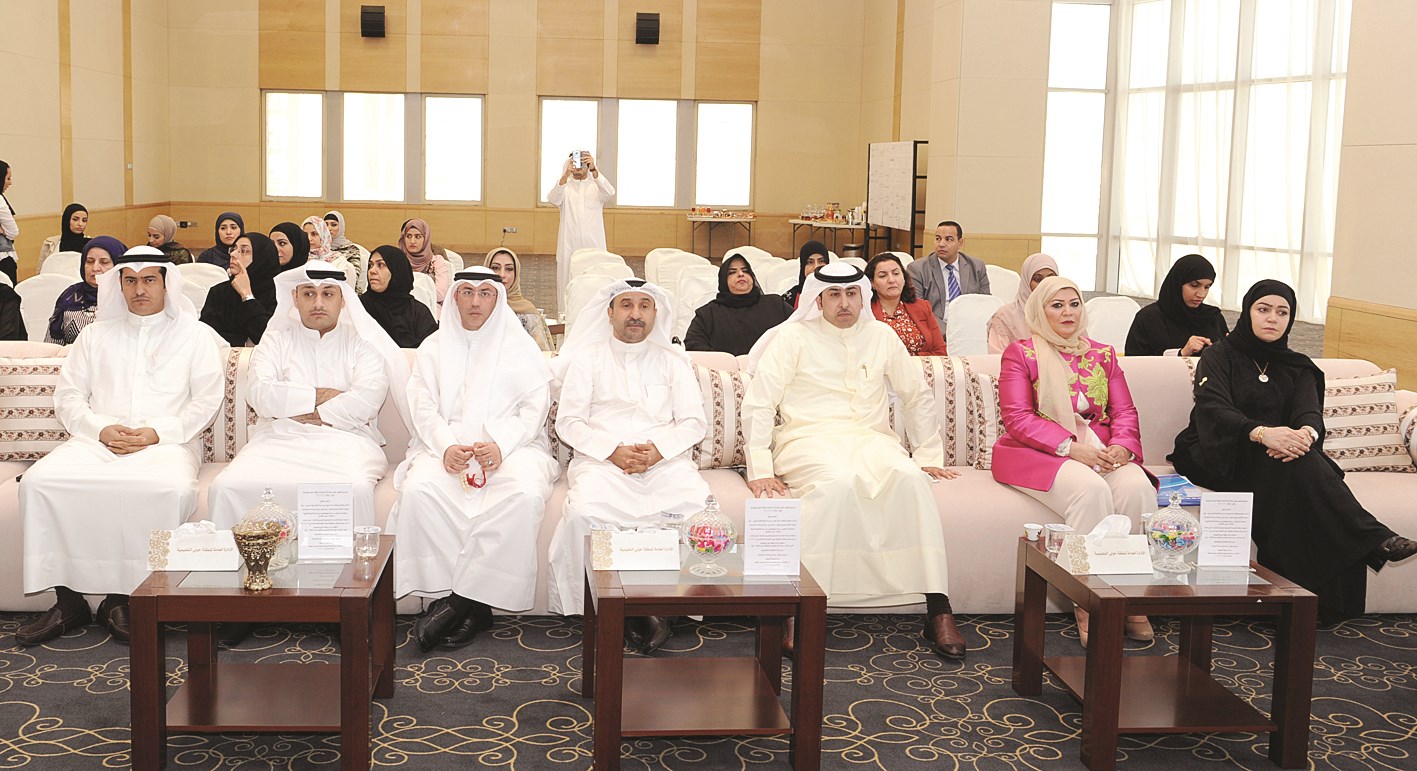 u062cu0627u0646u0628 u0645u0646 u0627u0644u062du0636u0648u0631 (u062au0635u0648u064au0631 u0637u0627u0631u0642 u0639u0632u0627u0644u062fu064au0646)