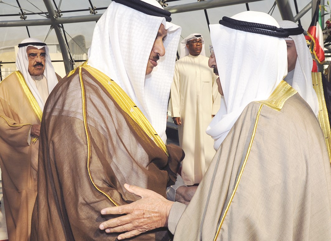 سموه مودعاً المبارك