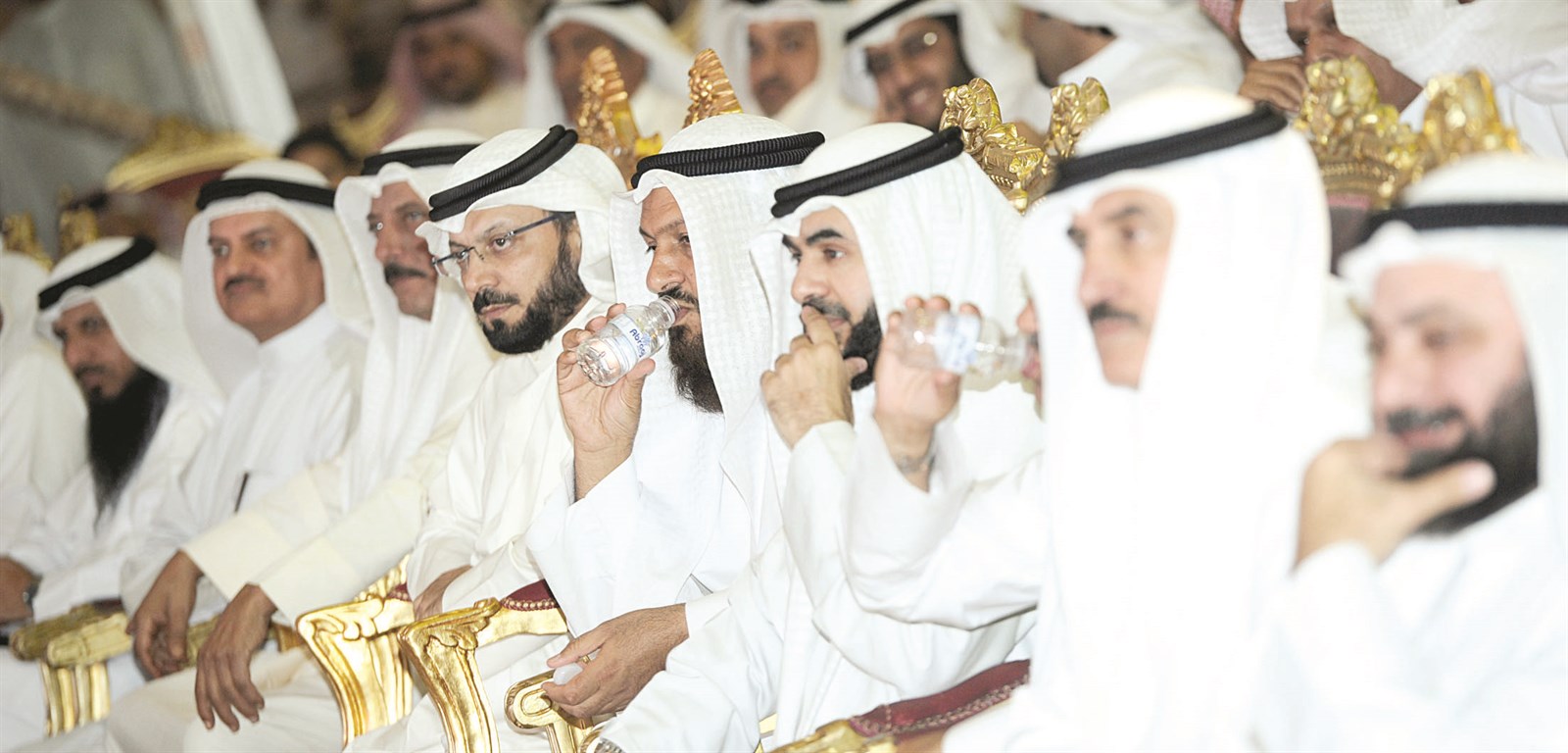 u0627u0644u0637u0628u0637u0628u0627u0626u064a u0648u0627u0644u0645u0646u0627u0648u0631 u0648u0647u0627u064au0641 u064au062au0642u062fu0645u0648u0646 u0627u0644u062du0636u0648u0631 b (u062au0635u0648u064au0631 u0633u0639u0648u062f u0633u0627u0644u0645)