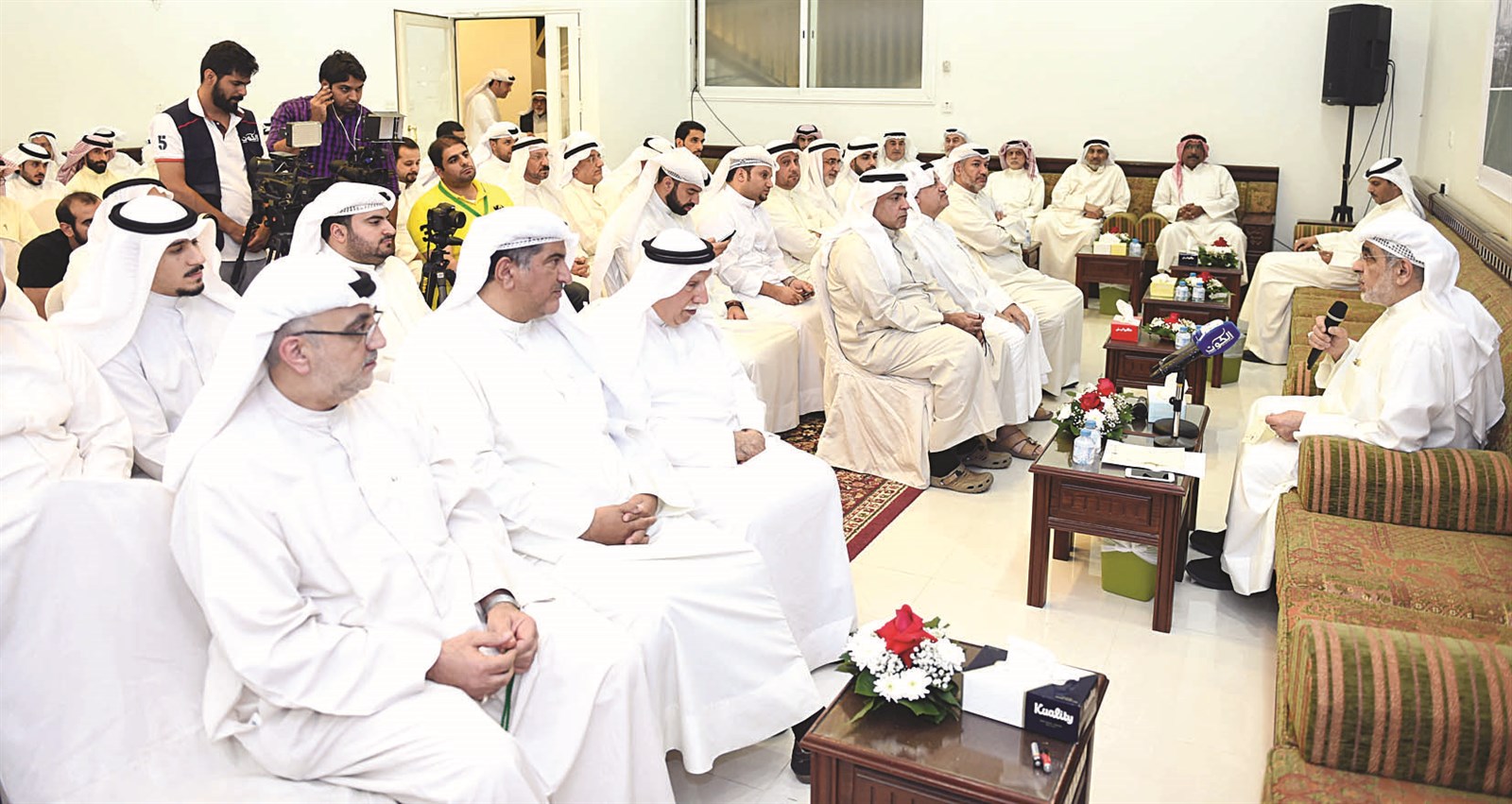 u0639u0628u062fu0627u0644u0635u0645u062f u0645u062au062du062fu062bu0627u064b u0641u064a u0627u0644u0646u062fu0648u0629 b(u062au0635u0648u064au0631 u062cu0627u0633u0645 u0628u0627u0631u0648u0646)