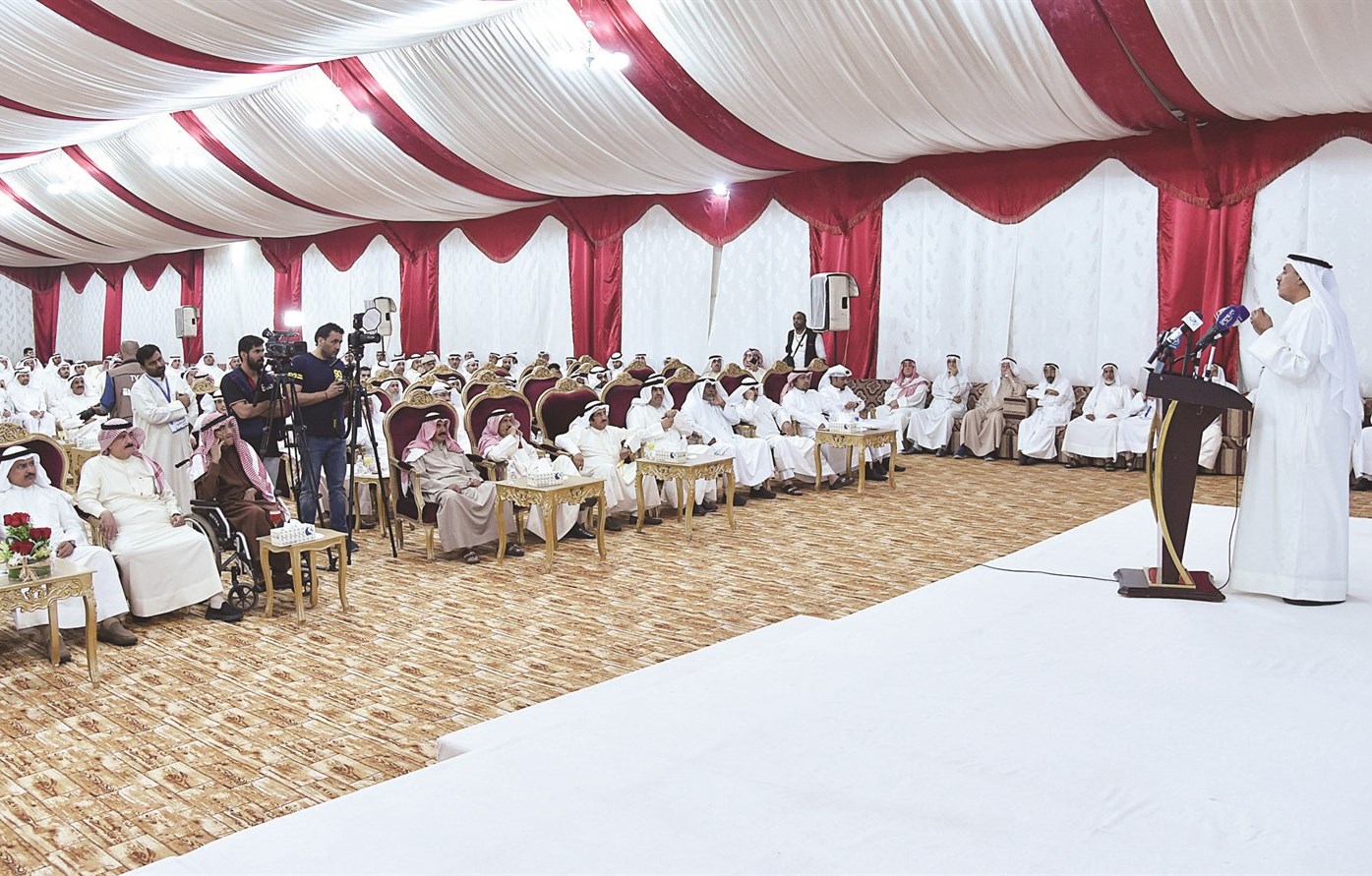 الحضور يتابعون وقائع الندوة